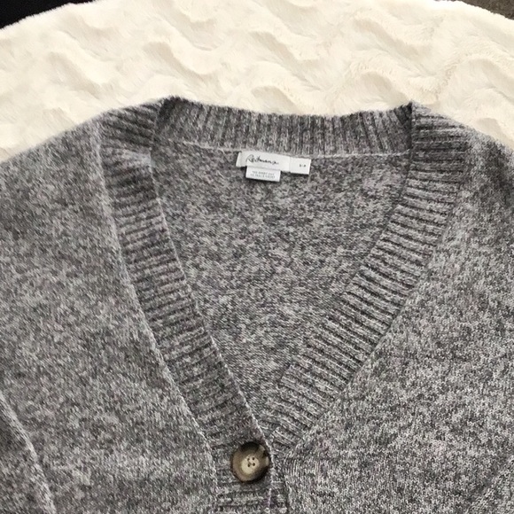 NWOT medium grey sweater. - Picture 3 of 6